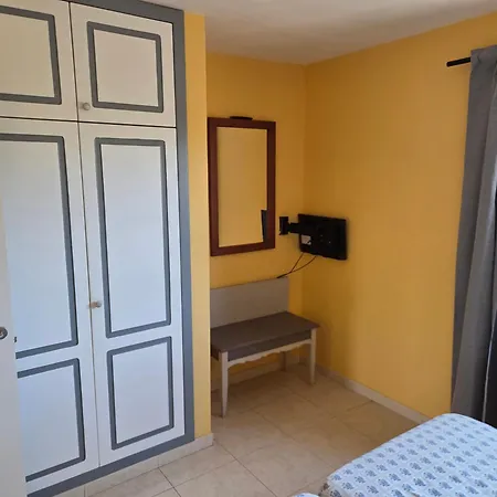 Oasis Royal F320 Corralejo